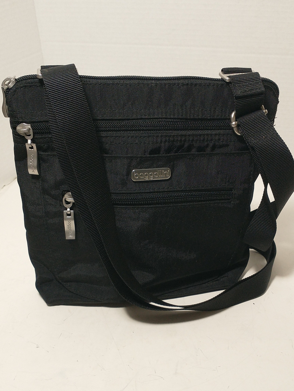 Baggallini Black Nylon Crossbody, Adjustable Straps, Multiple Pockets, 8.5" X 8"